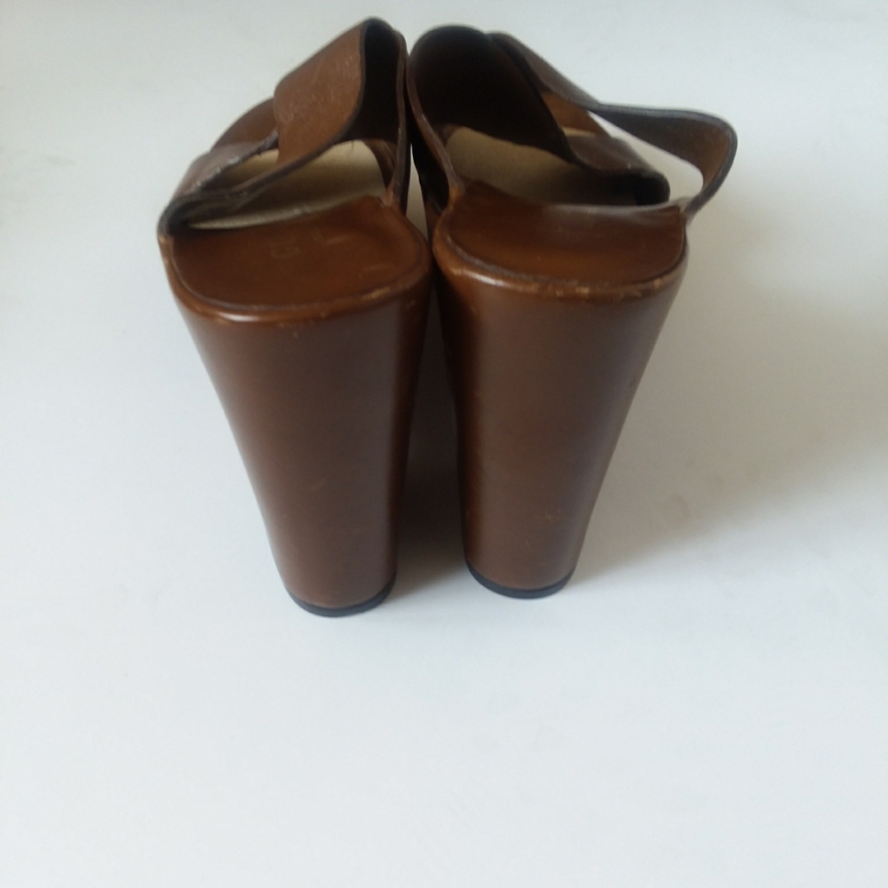 Authentic Gucci Shoes Excellent Used Condition - Picture 6 of 8